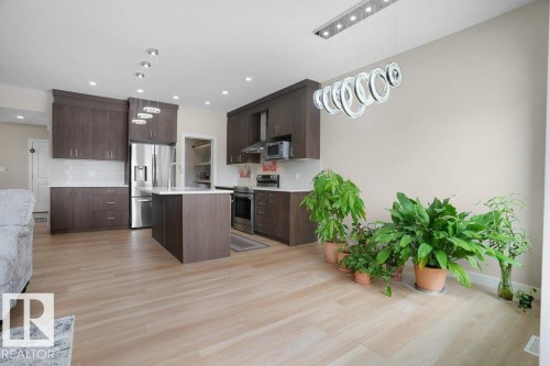 1459 Cherniak Way, Edmonton, AB - Indoor Photo Showing Kitchen