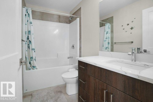 1459 Cherniak Way, Edmonton, AB - Indoor Photo Showing Bathroom