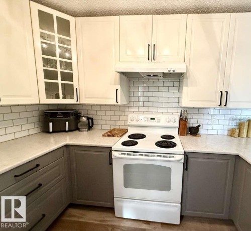 205 60 Alpine Place, St. Albert, AB - Indoor Photo Showing Kitchen