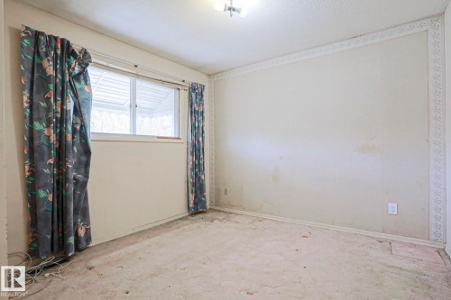 12106 43 Street, Edmonton, AB - Indoor Photo Showing Other Room