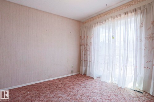 12106 43 Street, Edmonton, AB - Indoor