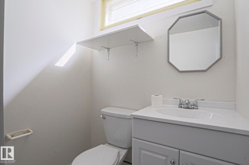 12106 43 Street, Edmonton, AB - Indoor Photo Showing Bathroom