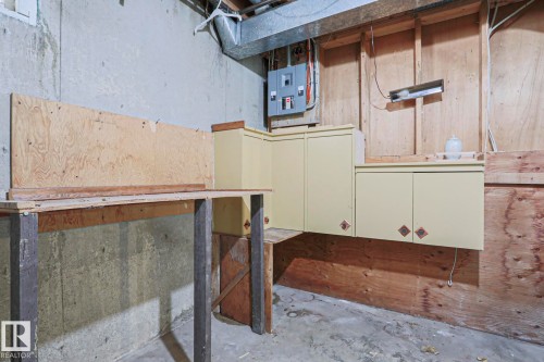 12106 43 Street, Edmonton, AB - Indoor