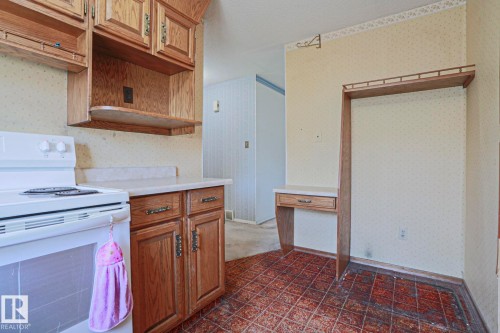12106 43 Street, Edmonton, AB - Indoor Photo Showing Kitchen