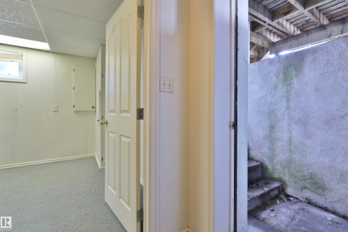 201 Parkview Drive, Wetaskiwin, AB - Indoor