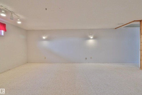 201 Parkview Drive, Wetaskiwin, AB - Indoor