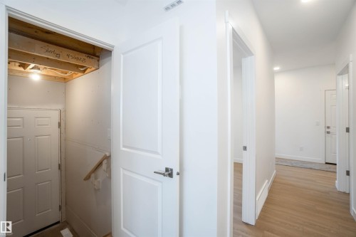 4027 207 Street, Edmonton, AB - Indoor Photo Showing Other Room