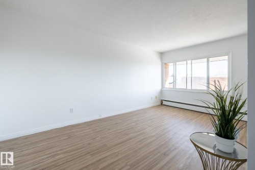 502D 2908 116A Avenue, Edmonton, AB - Indoor Photo Showing Other Room