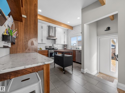 16105 84 Avenue, Edmonton, AB 
