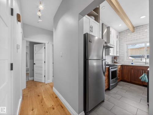 16105 84 Avenue, Edmonton, AB 