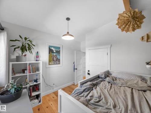 16105 84 Avenue, Edmonton, AB 