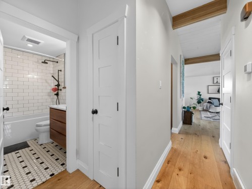 16105 84 Avenue, Edmonton, AB 