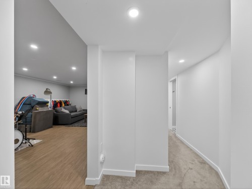 16105 84 Avenue, Edmonton, AB 