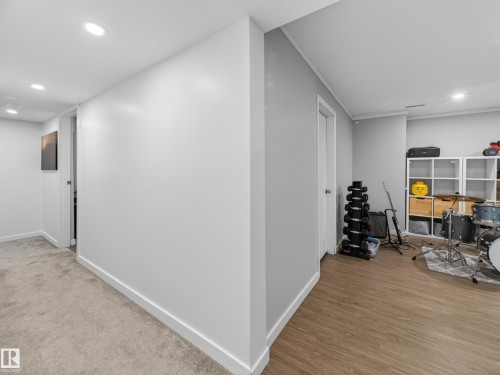 16105 84 Avenue, Edmonton, AB 