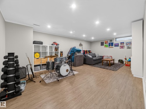 16105 84 Avenue, Edmonton, AB 