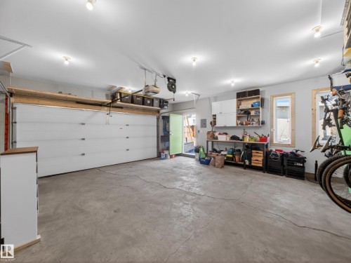 16105 84 Avenue, Edmonton, AB 