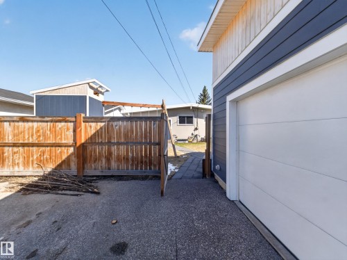 16105 84 Avenue, Edmonton, AB 