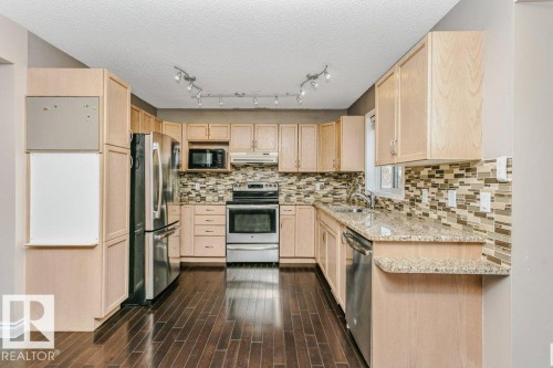 15827 133 Street, Edmonton, AB - Indoor Photo Showing Kitchen With Stainless Steel Kitchen With Upgraded Kitchen