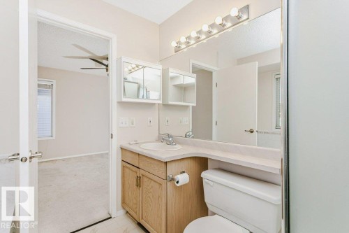 15827 133 Street, Edmonton, AB - Indoor Photo Showing Bathroom