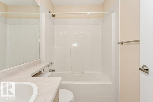 15827 133 Street, Edmonton, AB - Indoor Photo Showing Bathroom