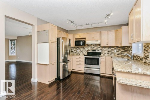 15827 133 Street, Edmonton, AB - Indoor Photo Showing Kitchen With Stainless Steel Kitchen With Upgraded Kitchen