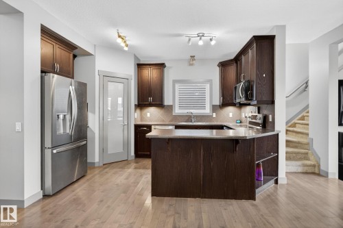 5514 Crabapple Loop, Edmonton, AB - Indoor Photo Showing Kitchen With Upgraded Kitchen