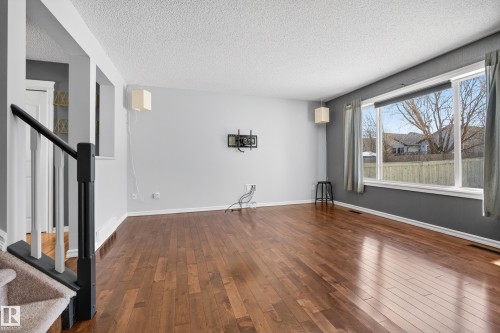 8915 7 Avenue, Edmonton, AB - Indoor Photo Showing Other Room