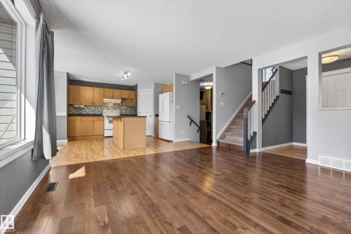8915 7 Avenue, Edmonton, AB - Indoor Photo Showing Other Room