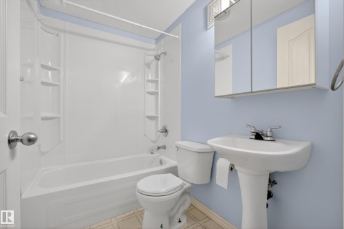 8915 7 Avenue, Edmonton, AB - Indoor Photo Showing Bathroom