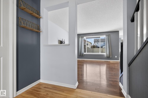 8915 7 Avenue, Edmonton, AB - Indoor Photo Showing Other Room