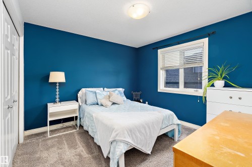 28 Woods Place, Leduc, AB - Indoor Photo Showing Bedroom