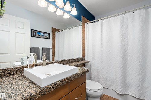 28 Woods Place, Leduc, AB - Indoor Photo Showing Bathroom