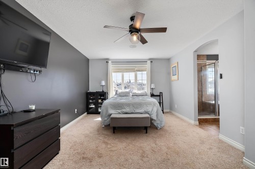 28 Woods Place, Leduc, AB - Indoor Photo Showing Bedroom