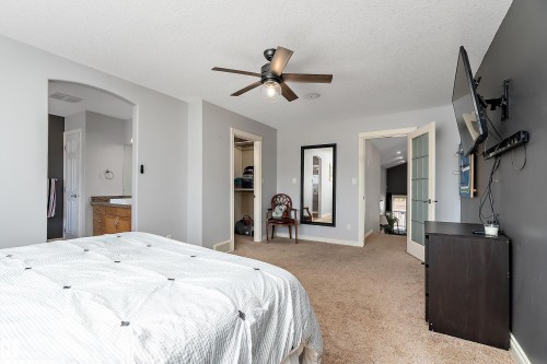 28 Woods Place, Leduc, AB - Indoor Photo Showing Bedroom