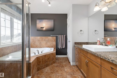 28 Woods Place, Leduc, AB - Indoor Photo Showing Bathroom