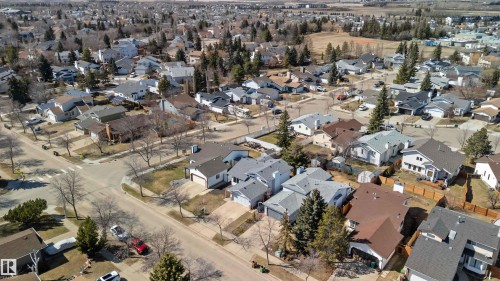 Aerial perspective showcasing a residential neighborhood with varied architectural styles - 119 Dorchester Drive, St. Albert, AB - Outdoor With View