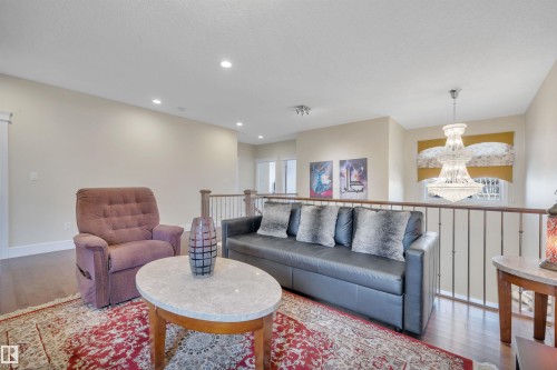 1624 Ainslie Lane, Edmonton, AB - Indoor Photo Showing Living Room