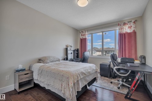 1624 Ainslie Lane, Edmonton, AB - Indoor Photo Showing Bedroom