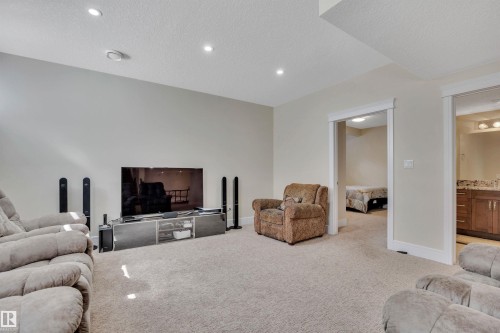 1624 Ainslie Lane, Edmonton, AB - Indoor Photo Showing Living Room
