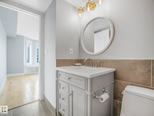602 10649 Saskatchewan Drive, Edmonton, AB - Indoor Photo Showing Bathroom