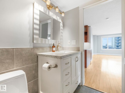 602 10649 Saskatchewan Drive, Edmonton, AB - Indoor Photo Showing Bathroom