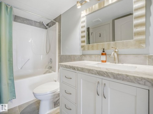 602 10649 Saskatchewan Drive, Edmonton, AB - Indoor Photo Showing Bathroom