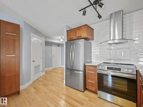 602 10649 Saskatchewan Drive, Edmonton, AB - Indoor Photo Showing Kitchen
