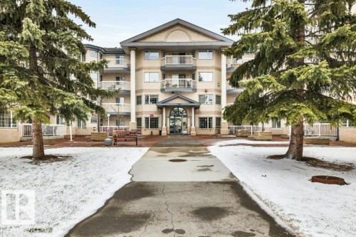 114 17150 94A Ave, Edmonton, AB - Outdoor