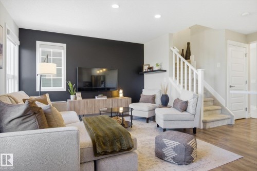 3887 Robins Crescent, Edmonton, AB - Indoor Photo Showing Living Room