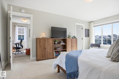 3887 Robins Crescent, Edmonton, AB - Indoor Photo Showing Bedroom