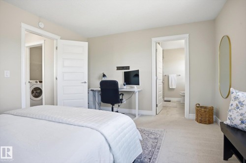 3887 Robins Crescent, Edmonton, AB - Indoor Photo Showing Bedroom