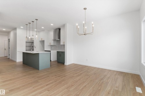 2704 188 Street, Edmonton, AB - Indoor Photo Showing Kitchen With Upgraded Kitchen