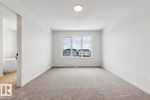 404 30 Street, Edmonton, AB - Indoor Photo Showing Other Room