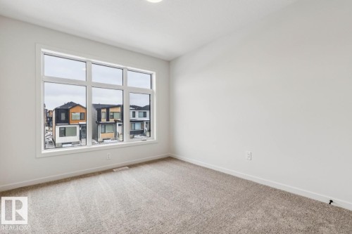 404 30 Street, Edmonton, AB - Indoor Photo Showing Other Room